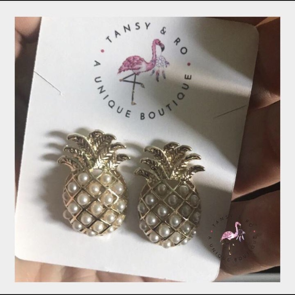 Pineapple Pearl Earrings NWT